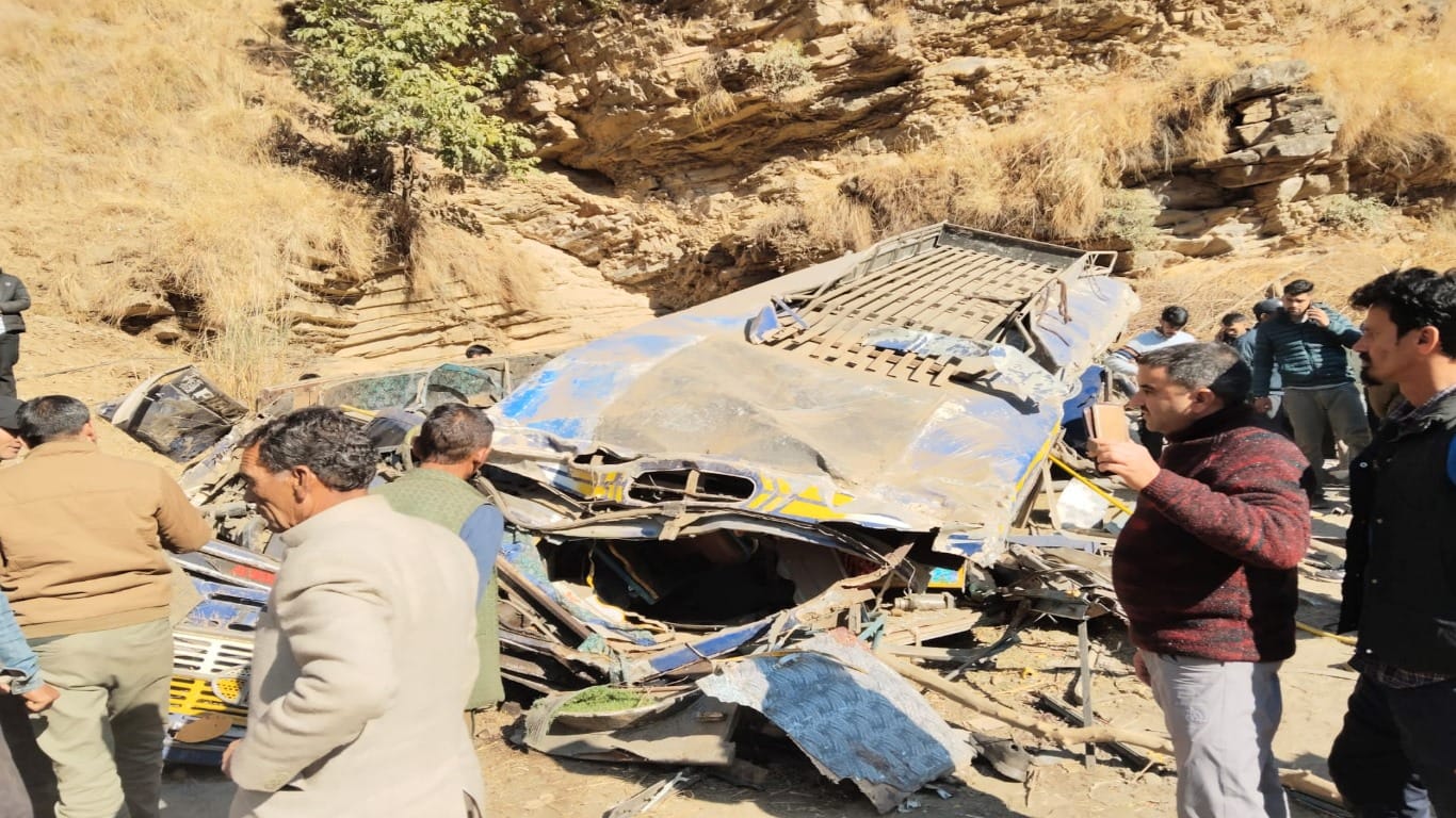 Anni Road Accident: A private bus was shattered after falling into a ditch below the road, see pictures