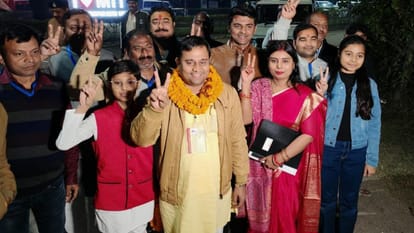 Bihar News : KK Pathak removed Vanshidhar brijwasi teacher leader now tirhut graduate mlc election result