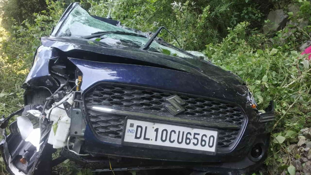 Car accident Car fell down from road into a ditch on Silogi Ghum motor road of Dwarikhal block death Injured