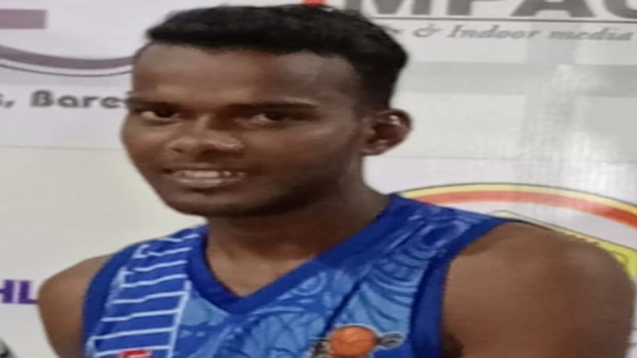 Sanjay won gold medal with his strong performance in the volleyball competition held in Gorakhpur.