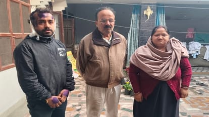 Robbery in Bhopa: Vikas bled by hitting the butt of the gun on his head