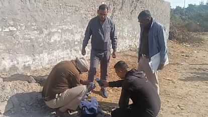 Haryana: हिसार में ईंट-पत्थर से हमला कर युवक की हत्या, मृतक के चेहरे को कुचला; दो बच्चाें का था पिता young man killed in Hisar by attacking him with bricks and stones, face of the deceased was crushed