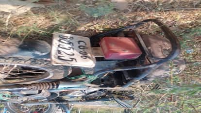 Hiva truck hit an elderly man riding a Luna he died on spot mourning spread among family members in Kabirdham