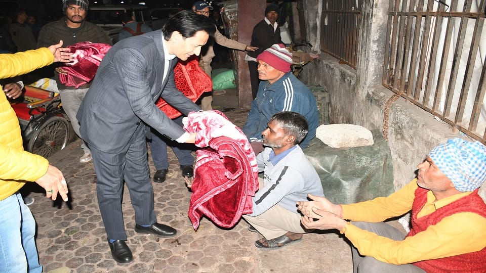 Kumaon Commissioner Deepak Rawat inspected the night shelters in haldwani