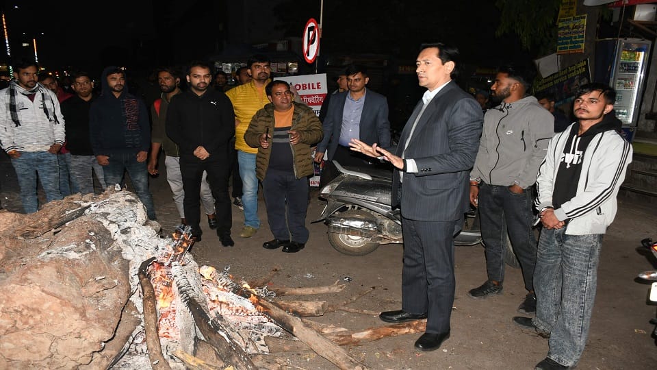 Kumaon Commissioner Deepak Rawat inspected the night shelters in haldwani