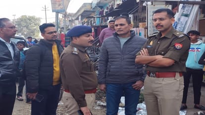 Robbery in Bhopa: Vikas bled by hitting the butt of the gun on his head