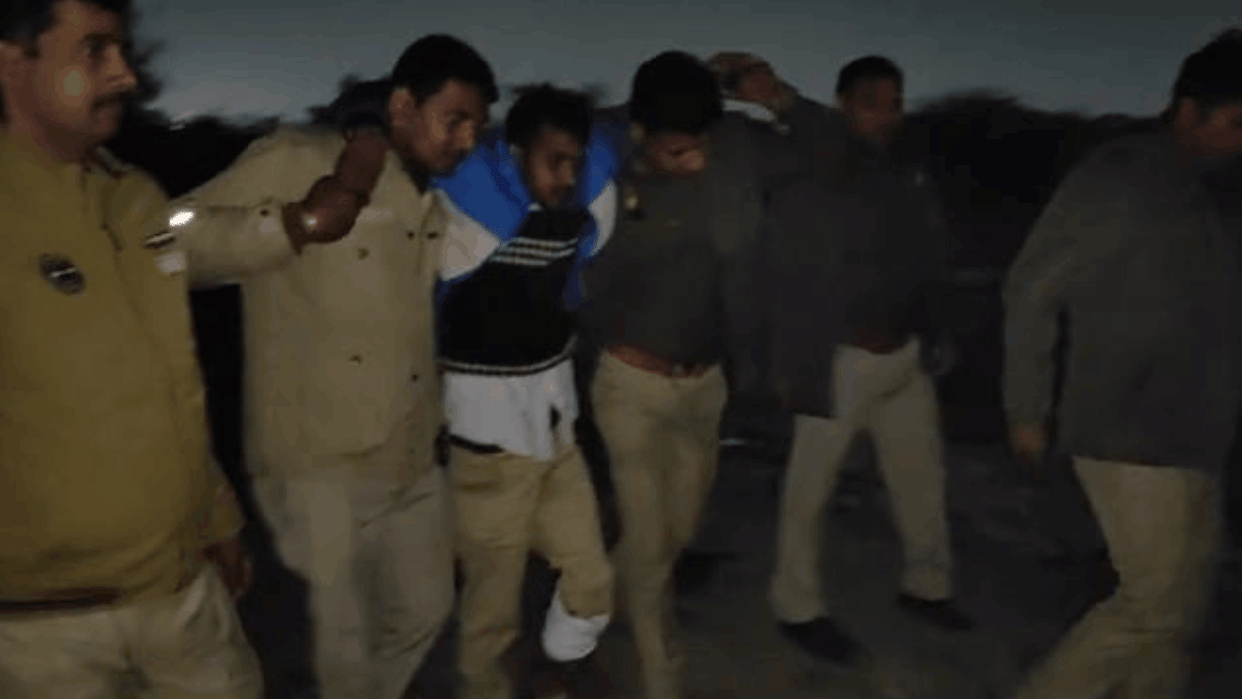 Noida Police injured a criminal running away with a girl in an encounter