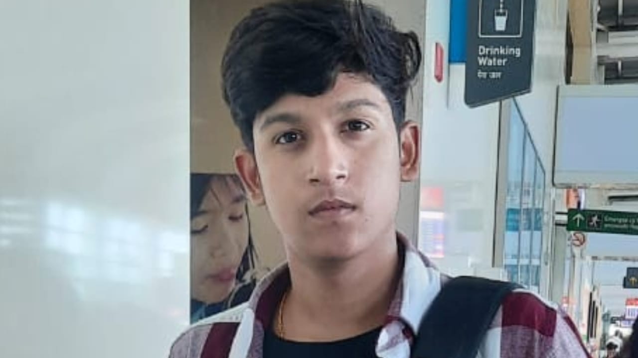 Actress son dies in bareilly Mother alleges murdered road blocked