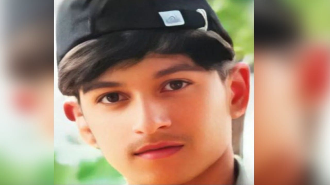 Actress son dies in bareilly Mother alleges murdered road blocked