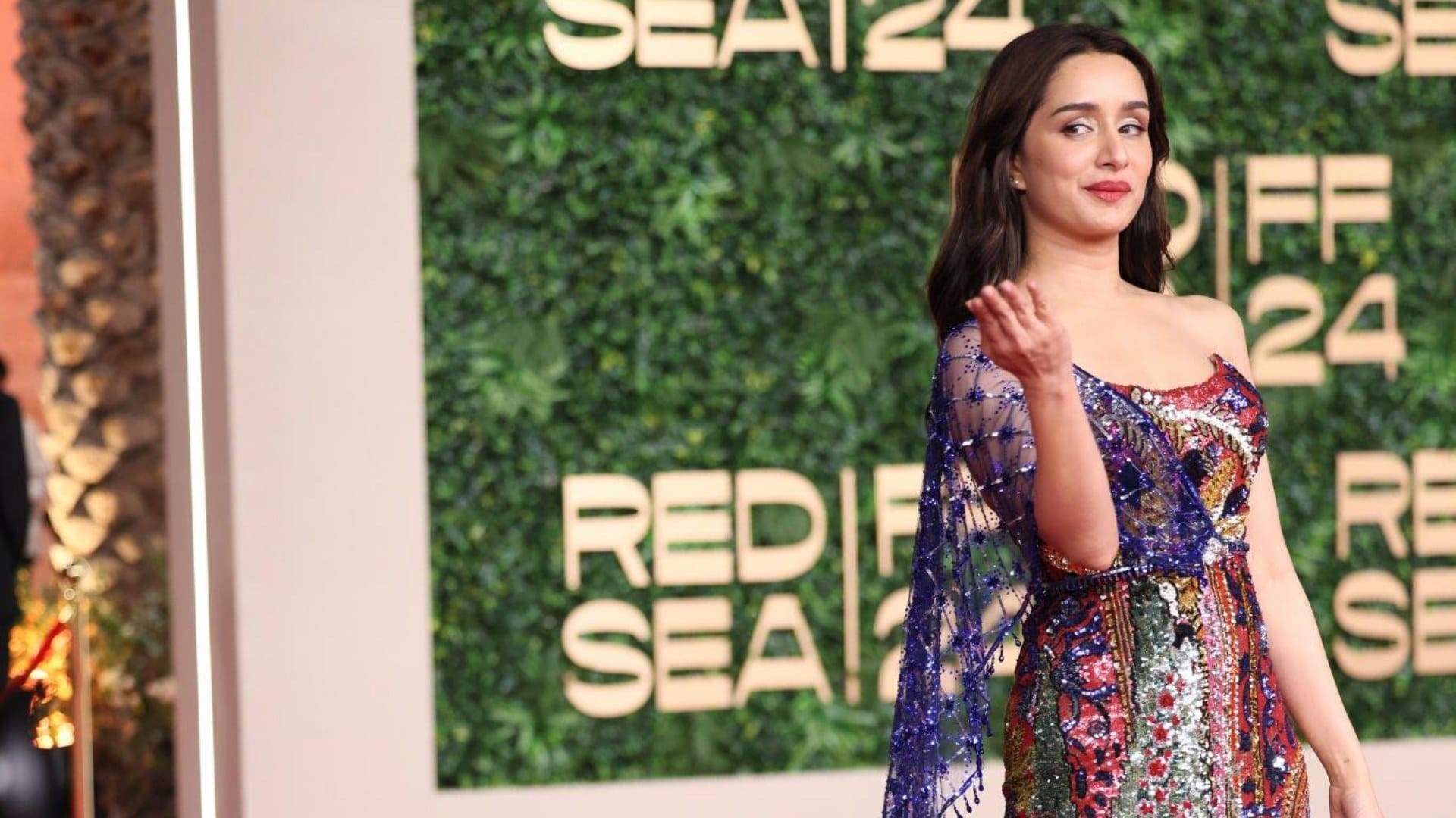 Stree 2 Actress Shraddha Kapoor Meets The Amazing Spiderman Andrew Garfield Red Sea Film Festival fan reaction
