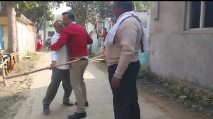 Clash, misbehavior with Revenue Department during land measurement in Deoria