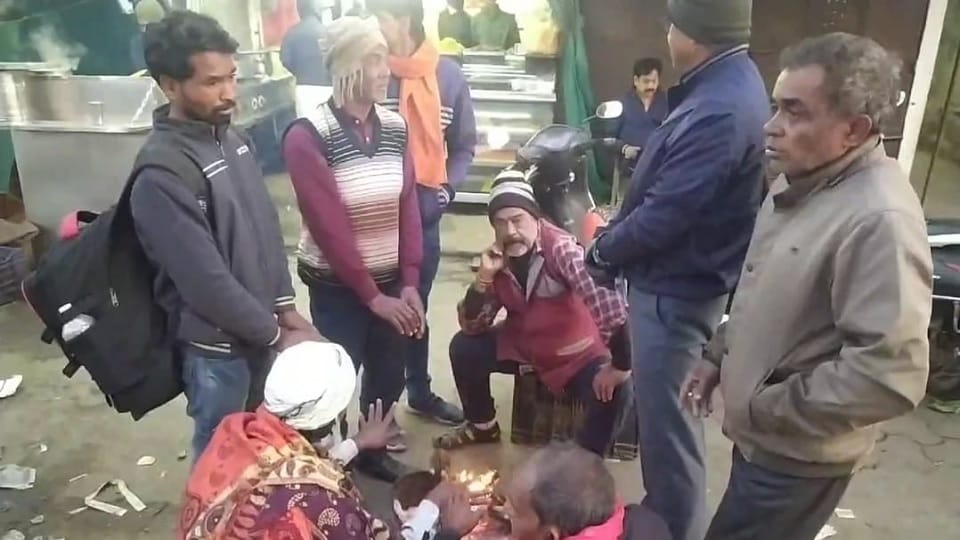 People shivering in cold in Gaurela Pendra Marwahi