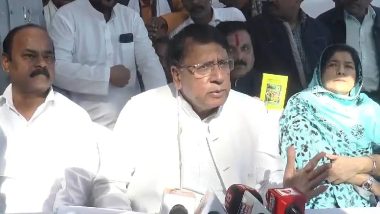 Bhopal: The issue of removing slums in Bhopal heated up, former minister said- will fight from the road to the