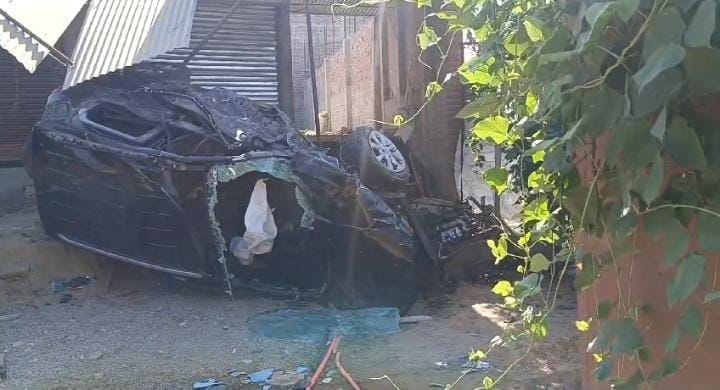 Orai Road Accident Uncontrolled car entered the house on the highway two friends died high speed became reason