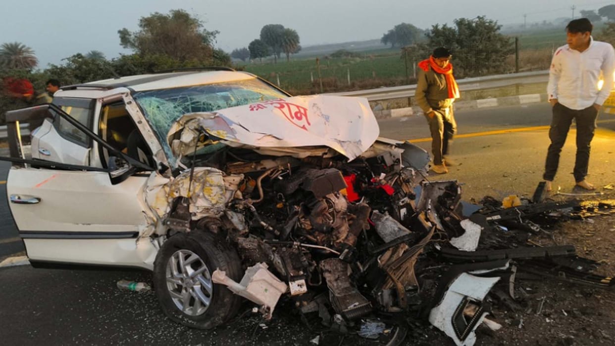 Kannauj: Car collides with crane going to remove damaged bus, three injured