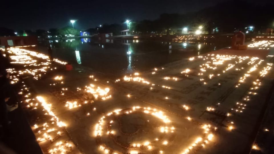 Geeta Jayanti Mahotsav lakhs of lamps lit at Kurukshetra CM Nayab singh saini join