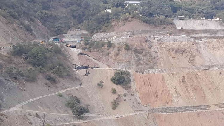 Rudraprayag: छेनागाड़ आपदा... 13वें दिन भी लापता की खोजबीन रही जारी, पोकलैंड मशीन से हटाया जा रहा मलबा