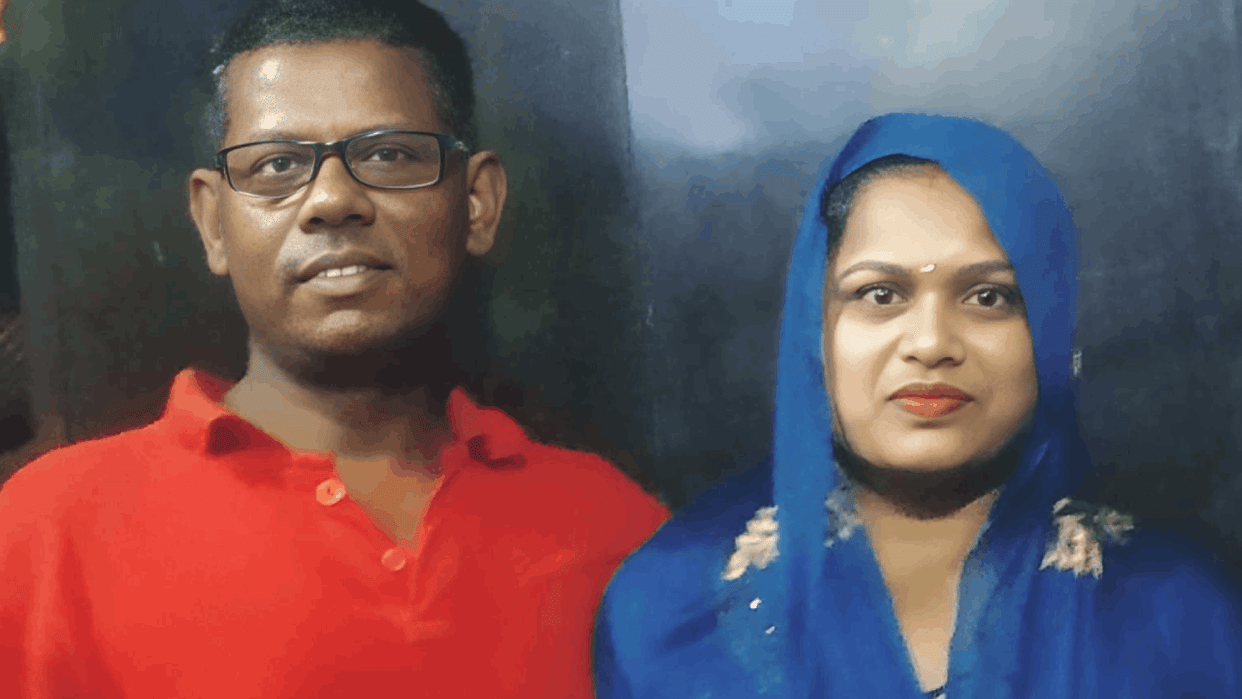 A bus crushed a family returning from a wedding, three people died
