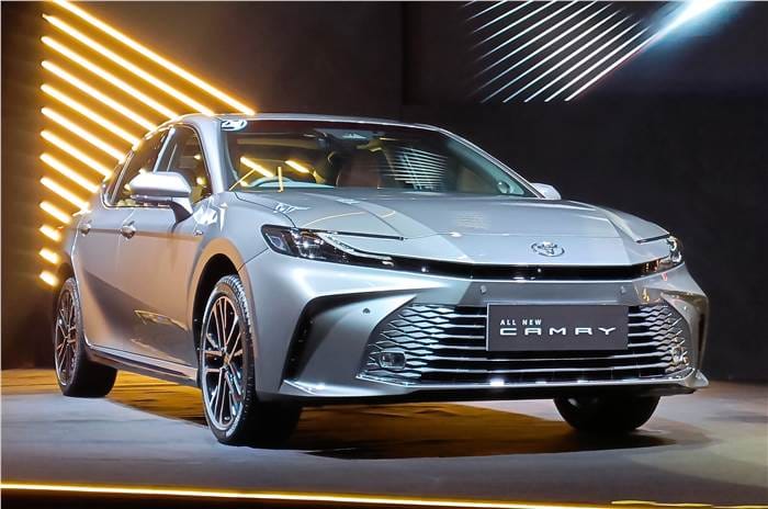 SUVs Dominate, Two-Wheelers Rebound in December 2025: SIAM Report