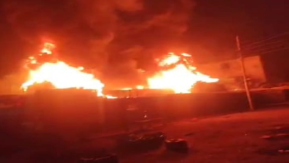 Gorakhpur: Fire broke out in Naveen Galla Mandi