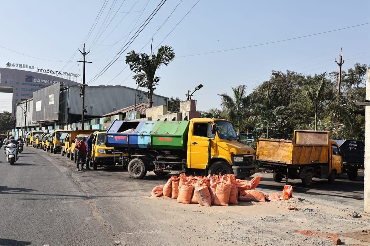 Indore: In Indore, there are more garbage collection vehicles and less garbage transfer stations, queues have
