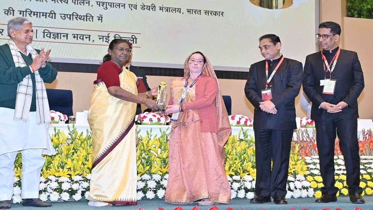 President awarded the Child Friendly Panchayat Award to Bhartaul village Bareilly