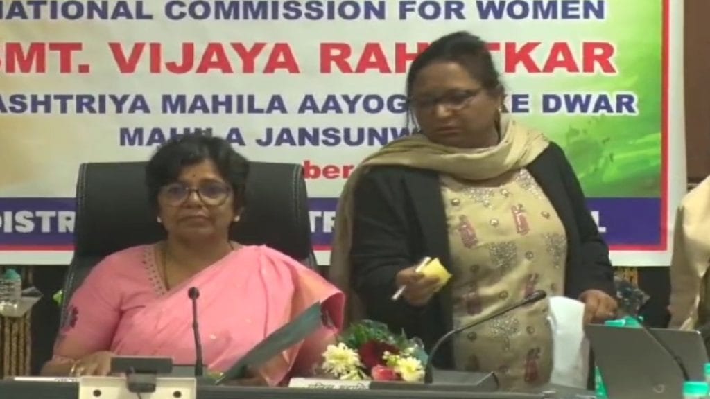 Bhopal: IG and Commissioner did not attend the public hearing, National President of Women's Commission got an
