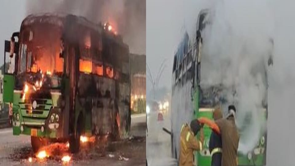 Bus Turned Into Ball Of Fire On lucknow Expressway People Jumped From Windows in agra