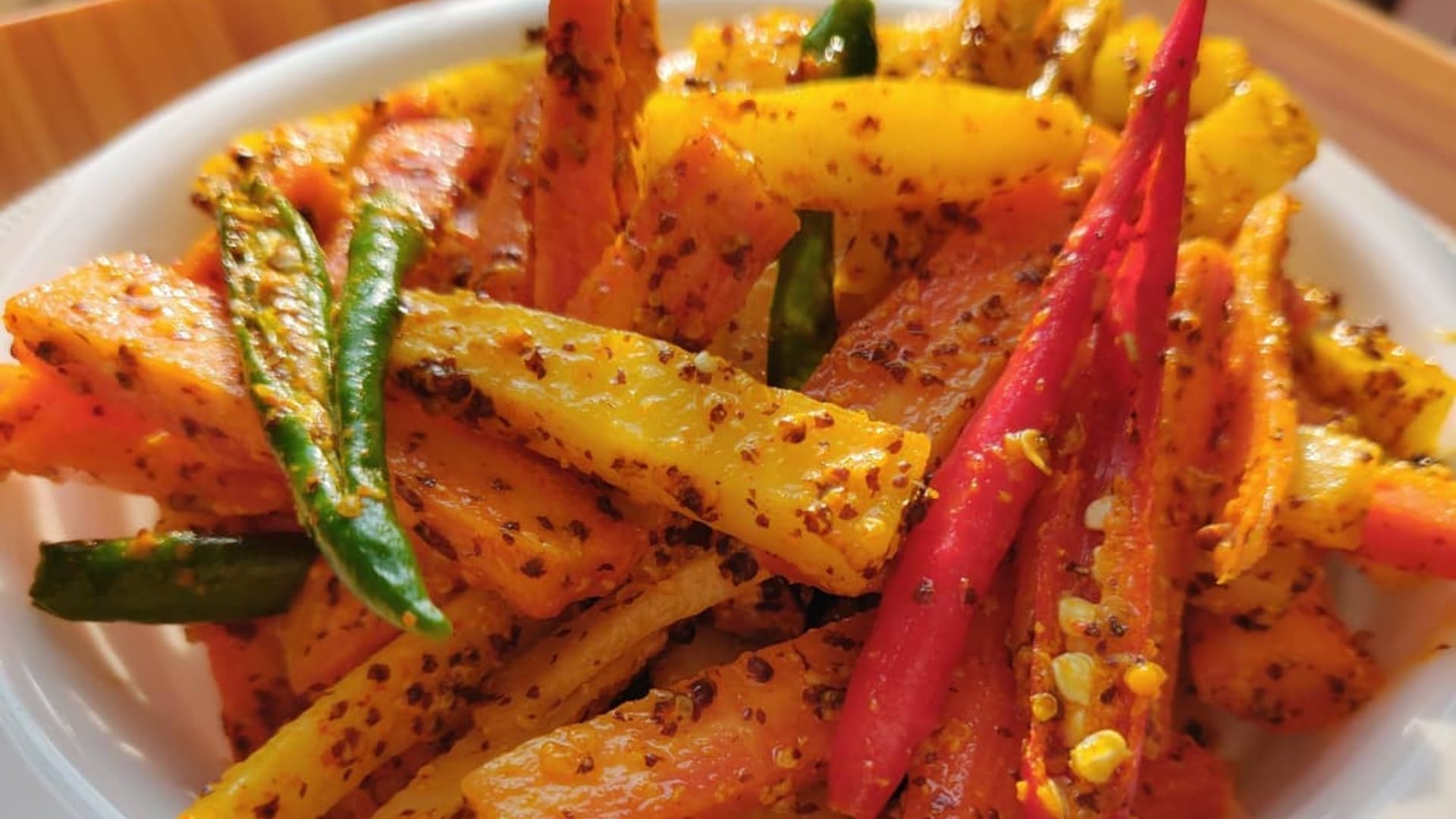 how to make radish pickle Mooli Ka Achar banane ka sahi tarika kya hai