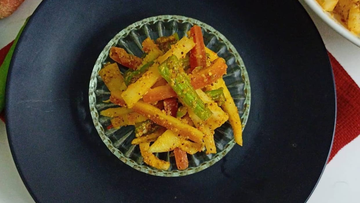 how to make radish pickle Mooli Ka Achar banane ka sahi tarika kya hai