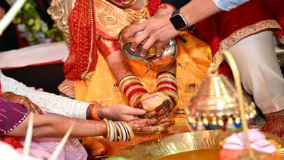 Vivah Muhurat February 2025  Shadi Ka Muhurat in February Month Know Dates Details in Hindi