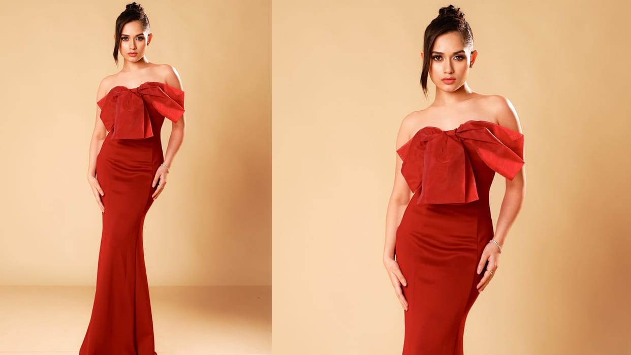Valentine Day Special Makeup Tips and Lipstick For Red Colour Dress