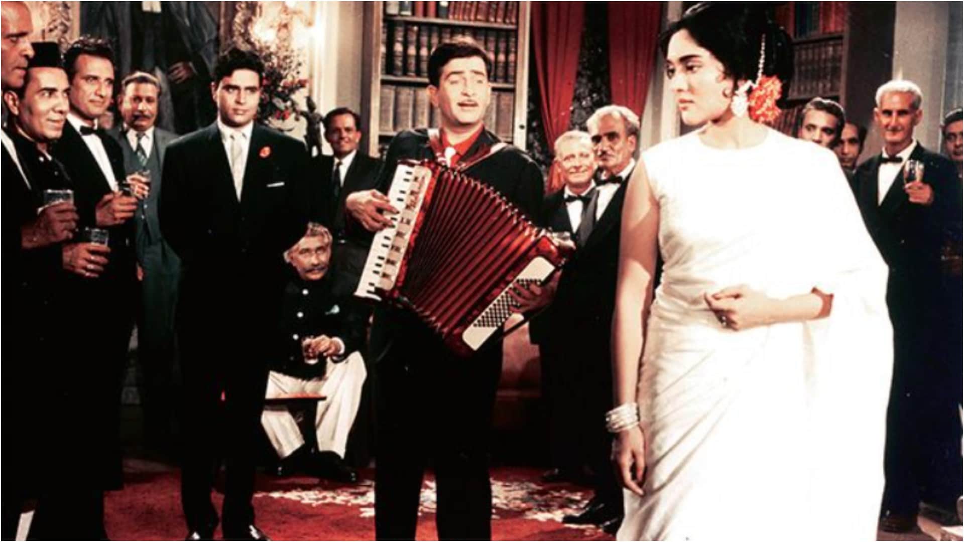 Raj Kapoor Movies Actress With White Saree Connection Krishna Deviyani Nargis Padmini Mandakini