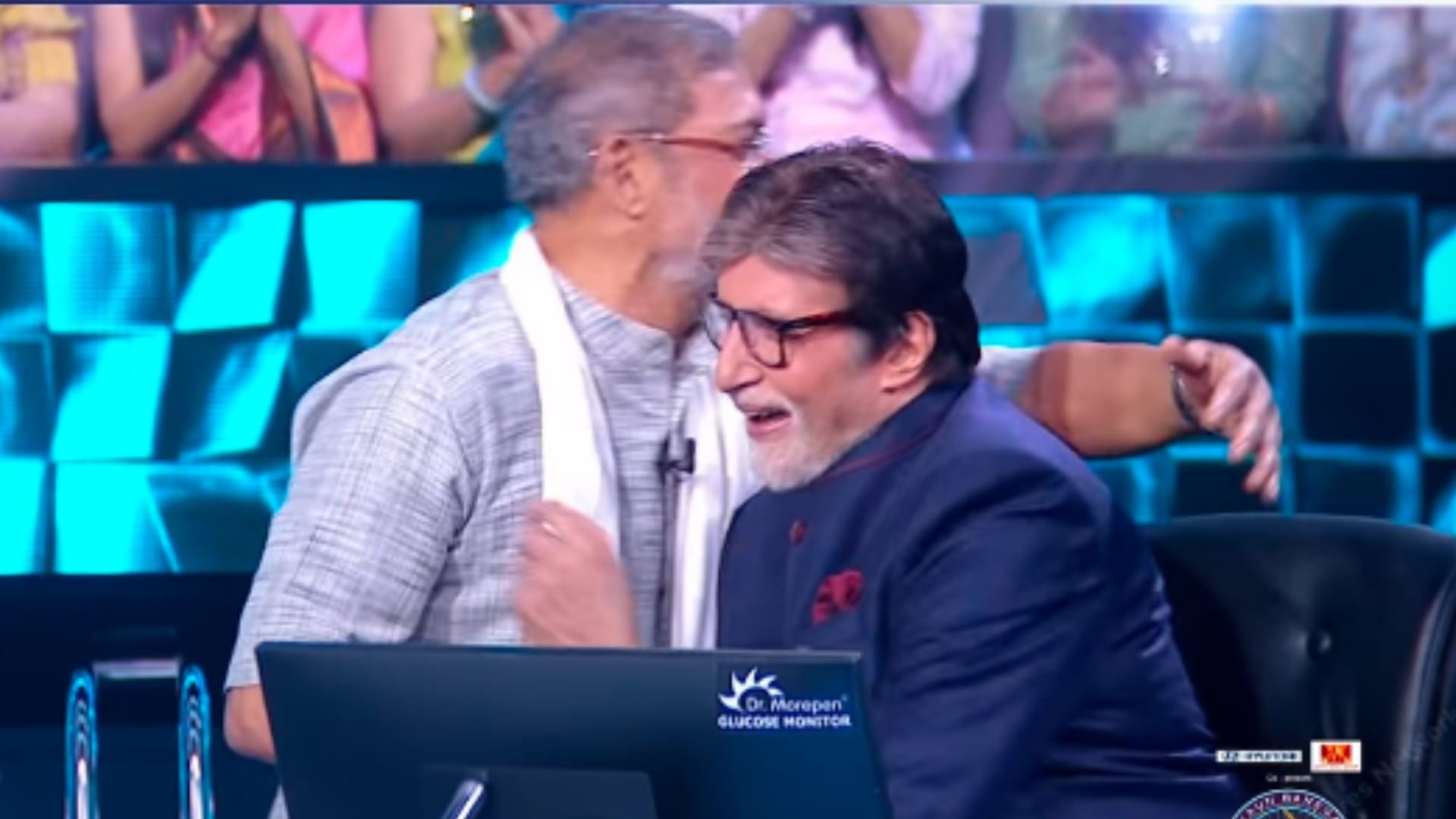 Nana Patekar sing song with Amitabh Bachchan in KBC 16 ask mere paas gadi hai bangla hai tumhare paas kya hai
