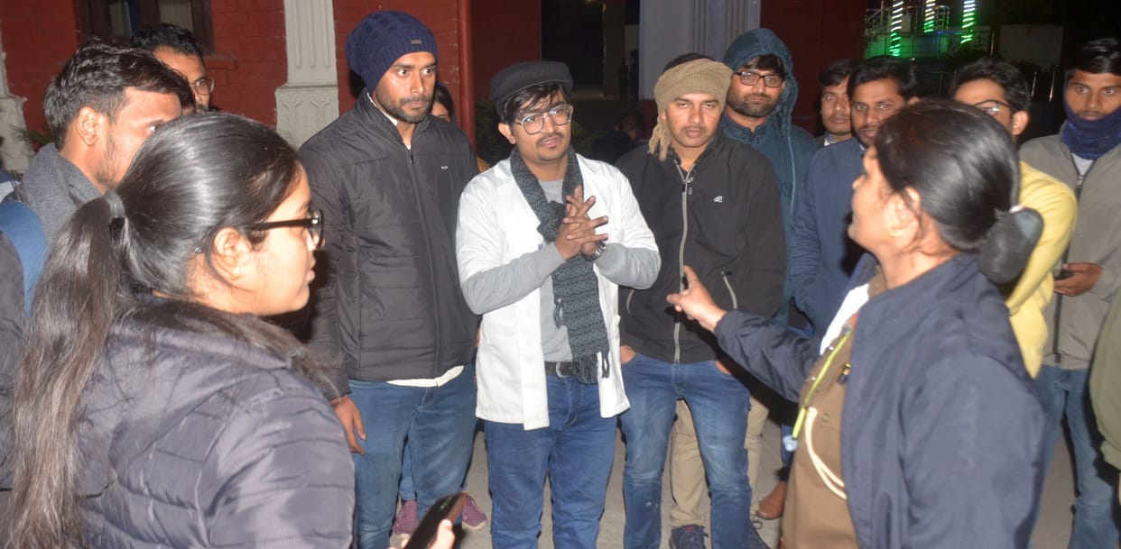 agra news 60 students of BHMS were failed in a single paper