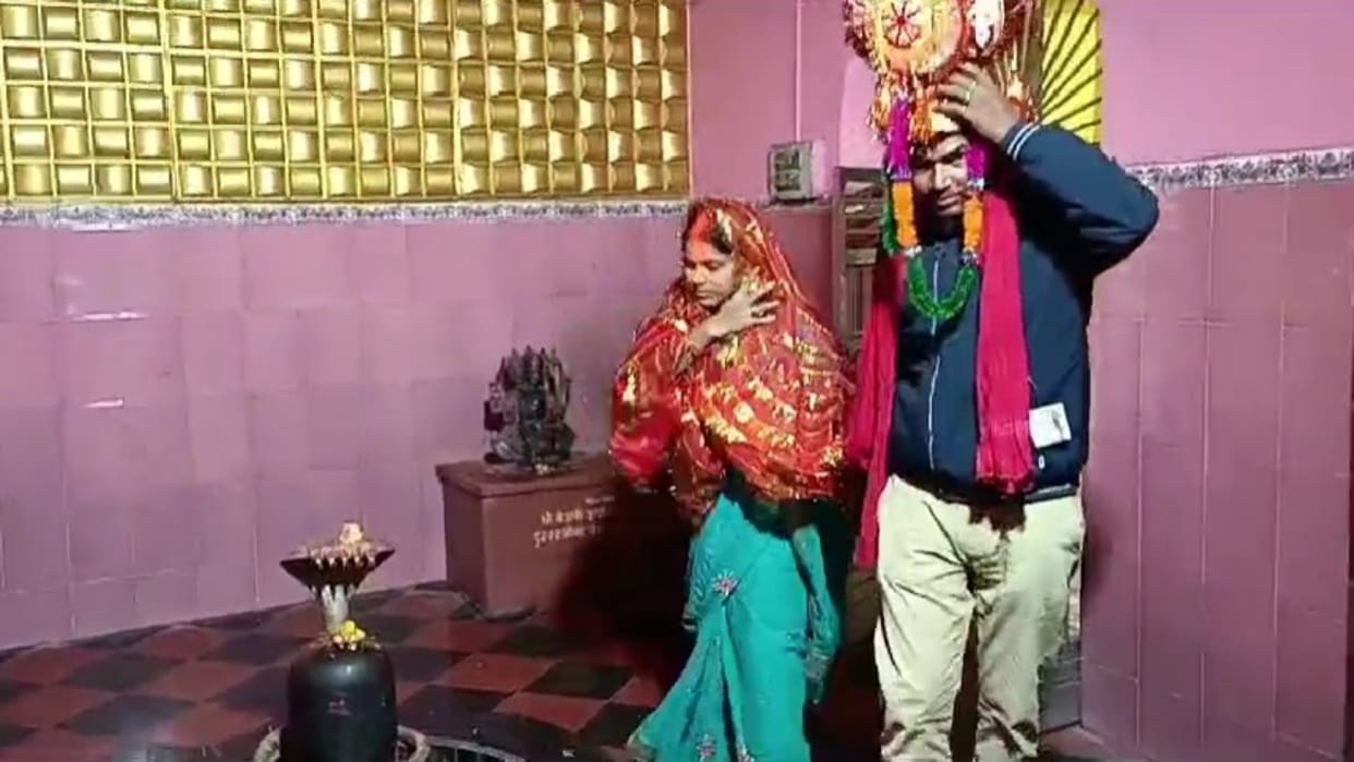 Jehanabad: Unique wedding took place in Maa Mandeshwari temple true love of Vijay and Chanchala's couple