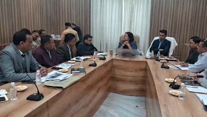 Sewer lines are getting choked due to metro mayor said will write a letter to PM and CM
