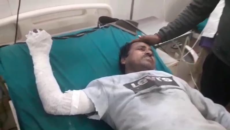 Lineman got electrocuted while repairing electricity referred Saifai Medical College investigation ordered