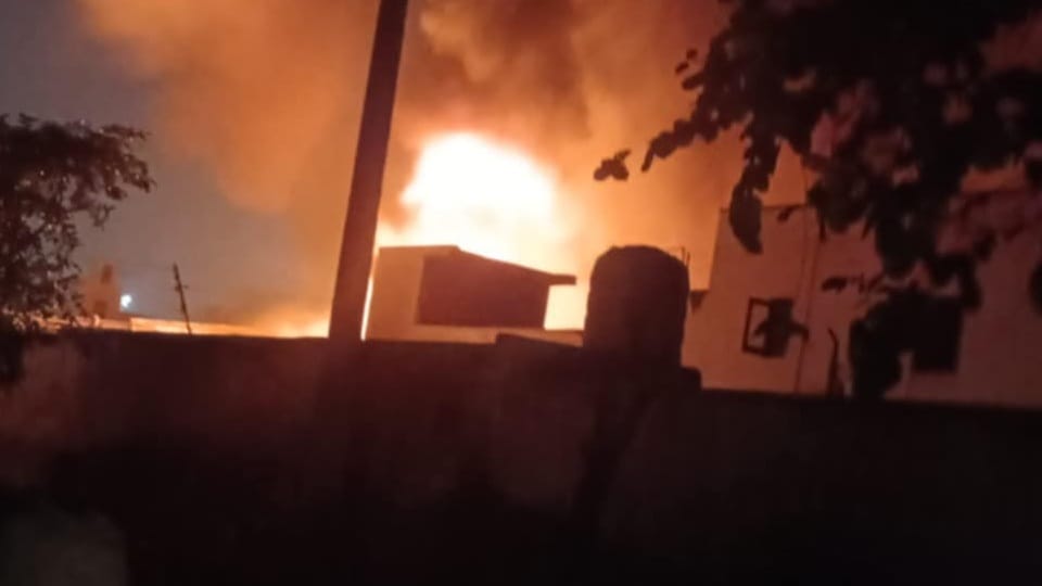 Fire broke out in the textile factory of former minister Babu Rambhajan Agarwal in Bhiwani