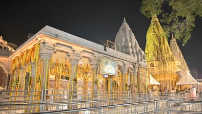 Kashi Vishwanath Temple advisory for devotees entry through five gates on New Year 2026