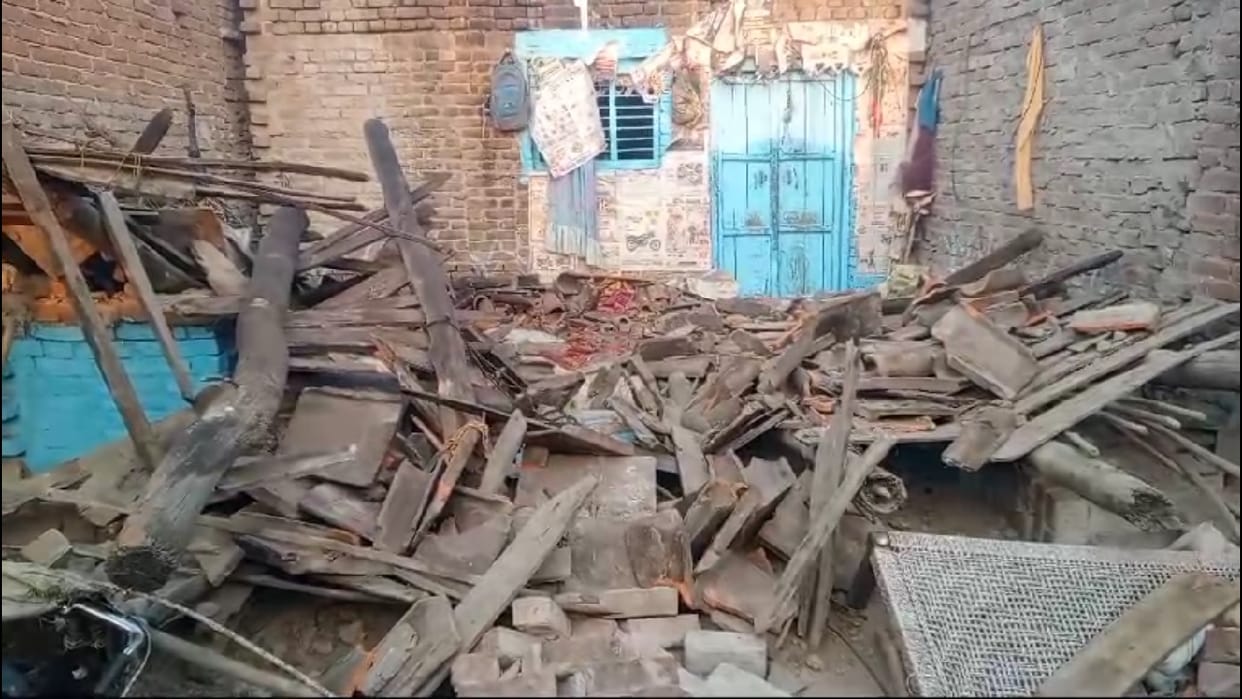 House collapsed in Pilibhit woman died after being buried under debris three injured