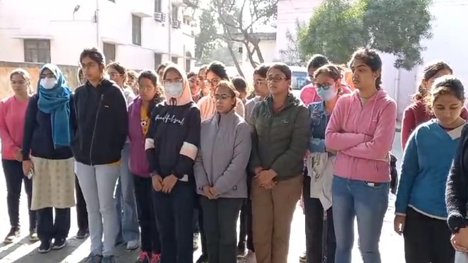 MBBS student suicide: I failed as a doctor, a burden on the earth... Doctor's parents started crying