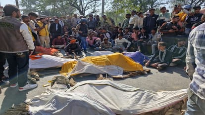 मार्ग किया जाम