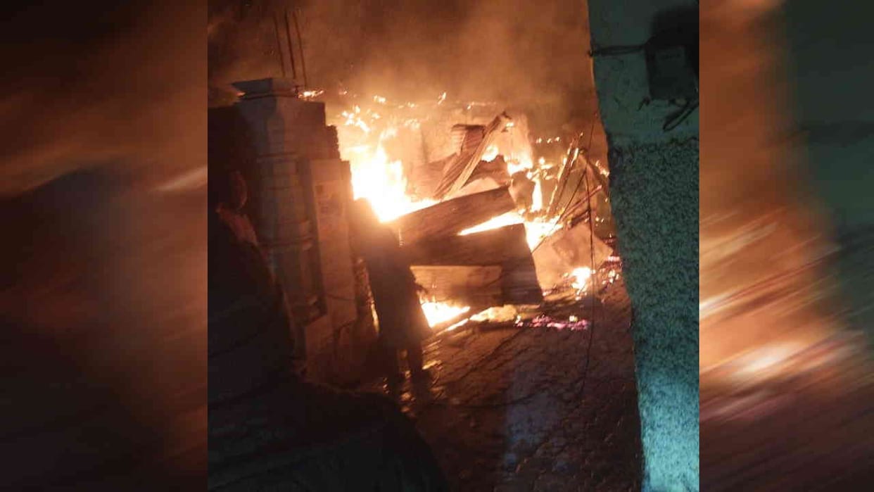 Massive fire Five shops and seven residential houses were burnt in a massive fire in Uttarkashi Badkot