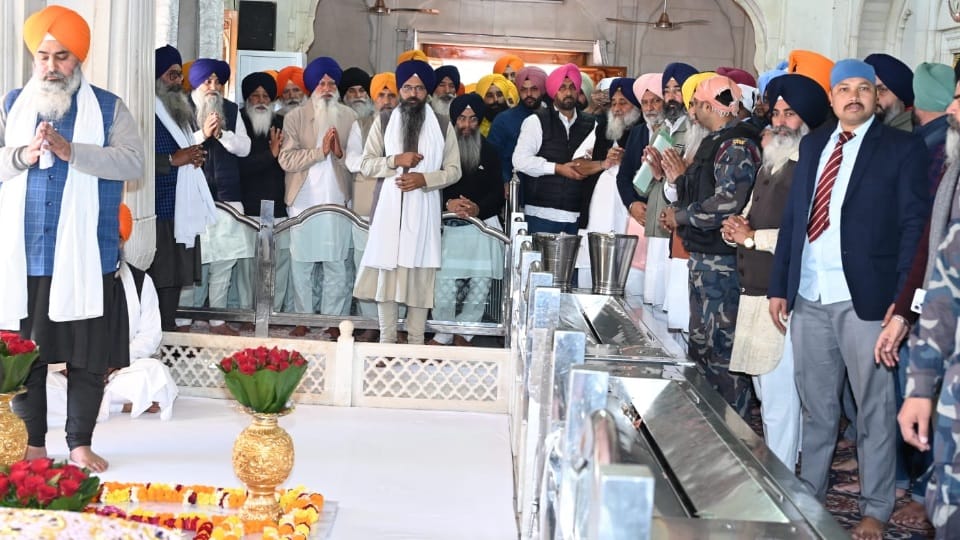 Sukhbir Badal completed ten day religious punishment Sri Akal Takht