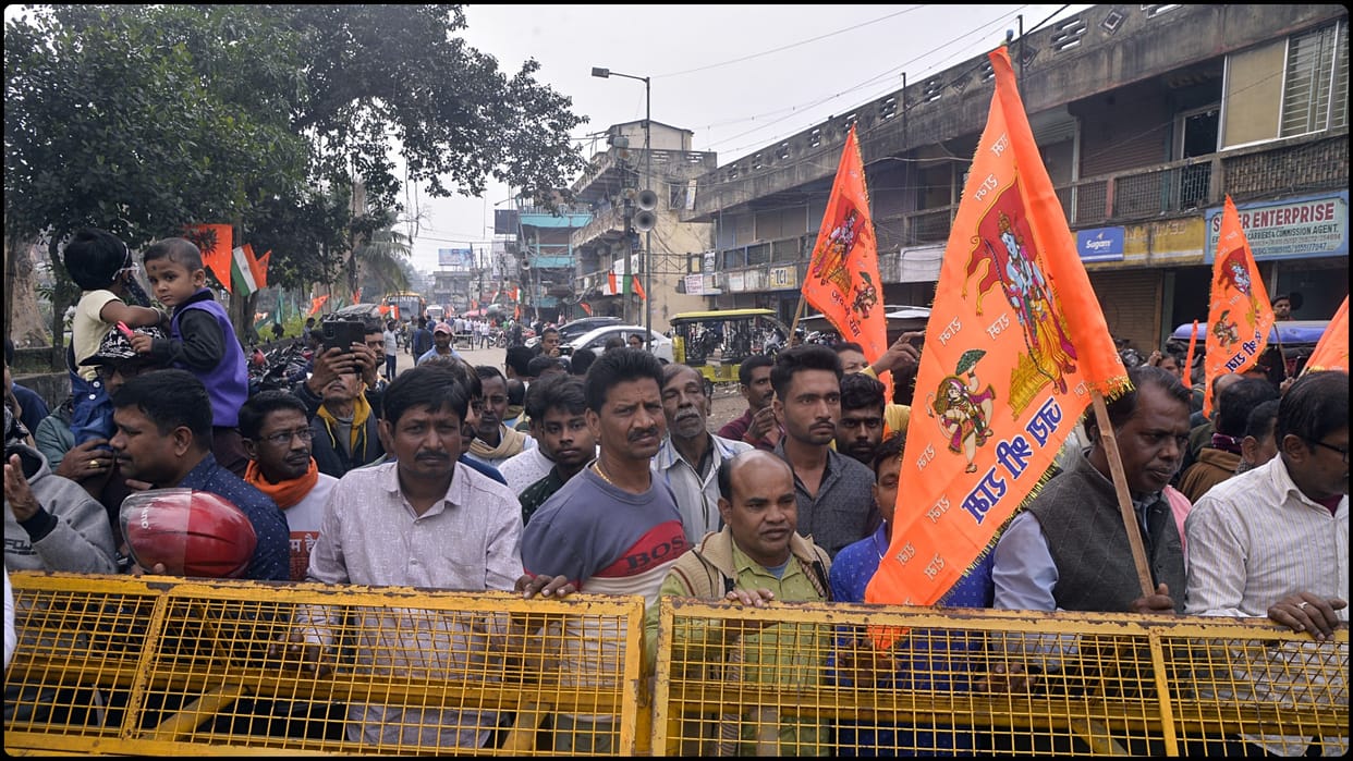 Bengal MLA leads protest at Petrapole border over attacks on Hindus in Bangladesh