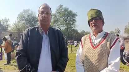 जुनून ऐसा भी: फ्लावरमैन बन फूलों से फिजा महका रहे डॉ. रामजीलाल जयमल, हिसार में पौधे वितरण कार्यक्रम में पहुंचे Dr. Ramji Lal Jaimal who making atmosphere fragrant with flowers by becoming flowerman reached in Hisar