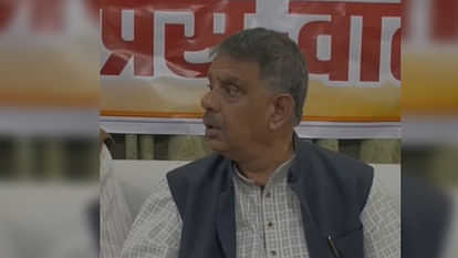 Rajasthan: ‘मुख्यमंत्री हमारे पीछे डंडा लेकर दौड़ रहे हैं’...क्या बोल गए भजनलाल के मंत्री खींवसर; जानें सबकुछ Medical Minister and Bikaner in-charge Gajendra Singh Khinvsar gave a statement to CM Bhajan Lal