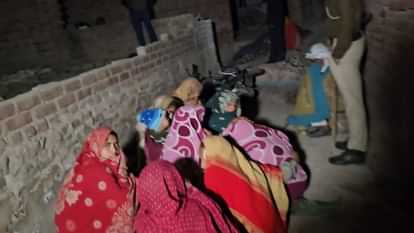 Stone pelting between two parties in   पौंद   girl dies in fire tension in the area heavy police deployment