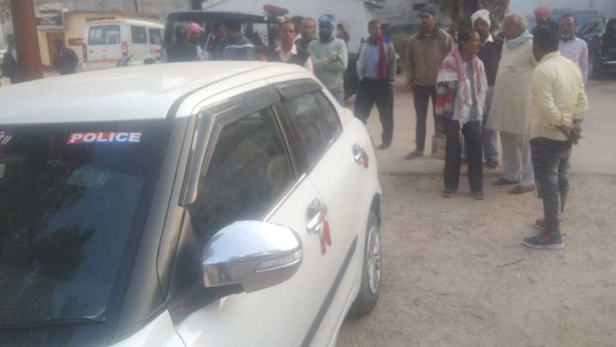 used loot police vehicle in jaunpur youths chased caught one miscreant three ran away snatched 20 thousand